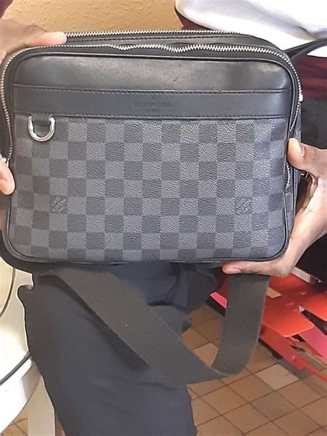 louis vuitton saccoche prix|sacoche louis vuitton unboxing.